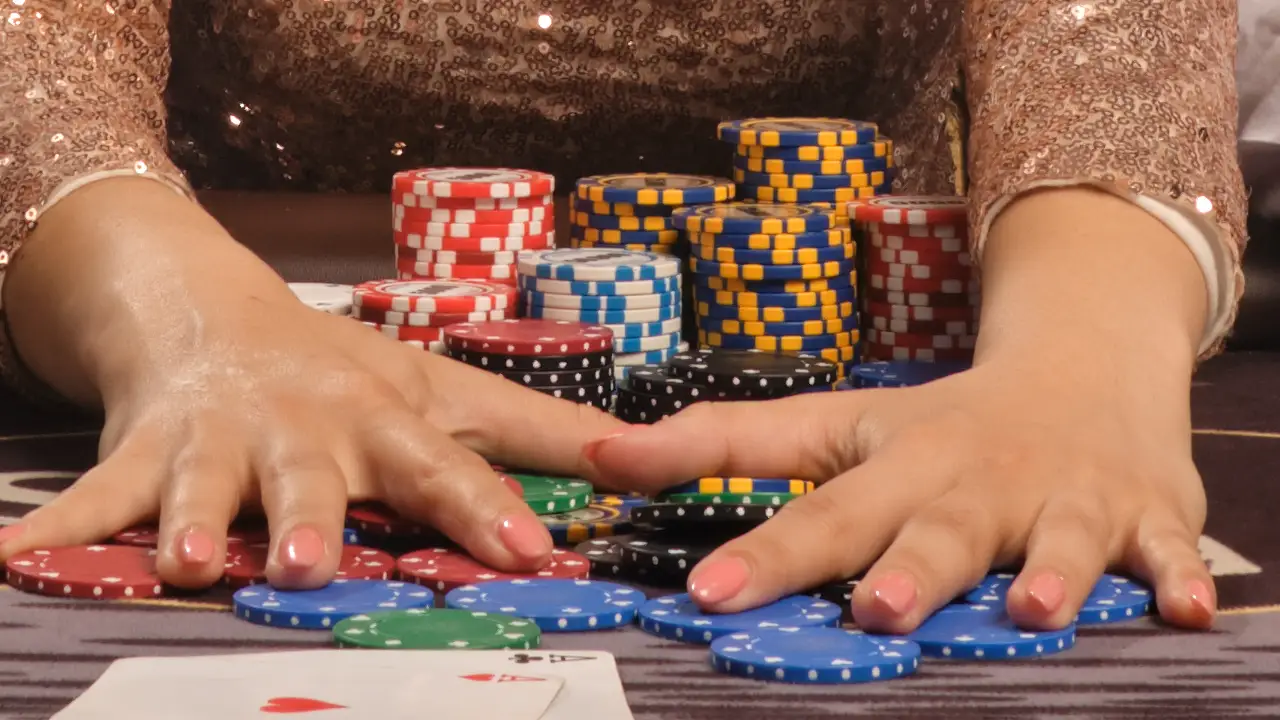 Вплив анте на гру в покер