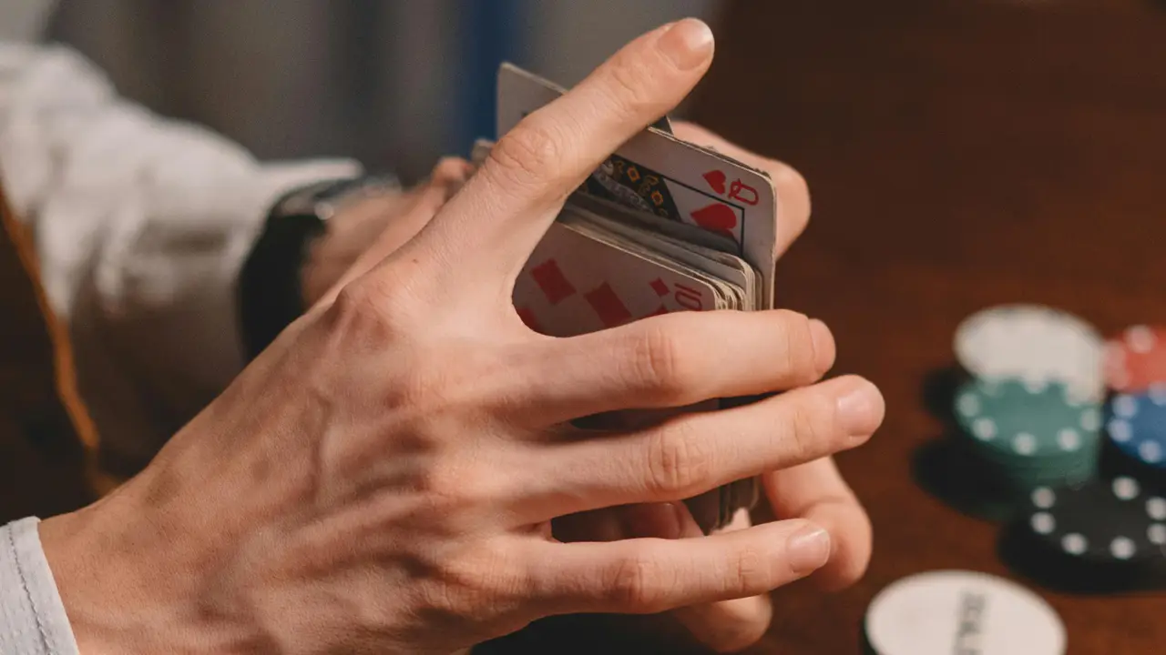 В каких ситуациях рекомендуется использовать бэкдор в покере В каких ситуациях рекомендуется использовать бэкдор в покере